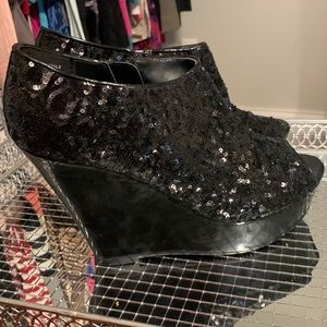 BNWT Mossimo from Target black sequin Peg wedges size 9